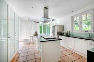 Sonnenlage, Villa auf parkähnlichem Grundstück, Pool, Solar, von Privat – München (Kreis) – Vorschaubild 26