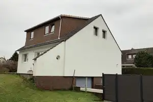 neuer Preis, freistehendes Haus mit viel Platz und Potential in Isernhagen HB – Rosenstr. 4, 30916 Hannover (Kreis) – Vorschaubild 1