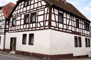 Charmantes Fachwerkhaus unter Denkmalschutz mit Freifläche – Sanierungsobjekt mit großem Potenzial – Die vollständige Adresse der Immobilie erhältst du vom Anbieter., 63225 Langen (Hessen) – Vorschaubild 1