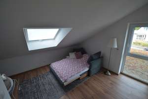 Repräsentative, lichtdurchflutete Doppelhaushälfte mit Einliegerwohnung in exquisiter Spitzenlage. – Die vollständige Adresse der Immobilie erhältst du vom Anbieter., 53229 Holzlar, Bonn – Vorschaubild 18