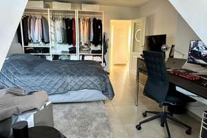 Elegante, helle 4-Zimmer-Wohnung im Dachgeschoss einer denkmalgeschützten Villa – Die vollständige Adresse der Immobilie erhältst du vom Anbieter., 28203 Ostertor, Bremen – Vorschaubild 14
