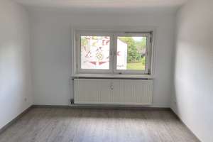 Ruhe, Licht und Lebensqualität – Ihre 3-Zimmerwohnung im Dachgeschoss (Musterbilder) – Swindonstraße 7, 38226 Lebenstedt, Salzgitter – Vorschaubild 2