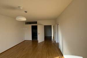 Große 2-Zimmer Wohnung mit sonnigem Balkon - Besichtigung 30.11 – Die vollständige Adresse der Immobilie erhältst du vom Anbieter., 81677 Steinhausen, München – Vorschaubild 3