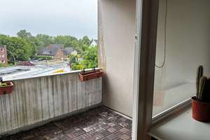 Helle 2-Zimmer-Wohnung mit Einbauküche und zwei Balkonen in ruhiger Lage – Die vollständige Adresse der Immobilie erhältst du vom Anbieter., 22455 Niendorf, Hamburg – Vorschaubild 2