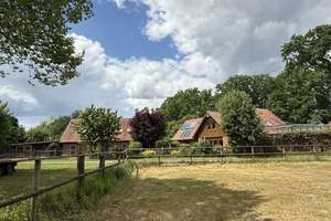 Besonderes Wohnen im Wohlfühlhaus der Extraklasse  mit Gästehaus und Stalltrakt – Die vollständige Adresse der Immobilie erhältst du vom Anbieter., 21368 Boitze – Vorschaubild 1