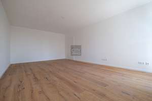 Hochwertig kernsanierte Eigentumswohnung mit Aufzug, Einbauküche und Balkon ins Grüne - mit TG-Platz – 90765 Ronhof, Kronach, Fürth – Vorschaubild 4