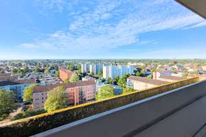 Attraktiver Preis trifft auf Potenzial! Wohnung inkl. TG-Stpl. mit Alpenblick und Dachterrassenpool! – Breslauer Straße 10, 89231 Neu-Ulm – Vorschaubild 3