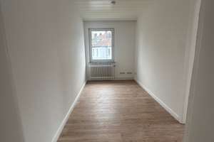 Moderne Wohnung mit Einbauküche: 2,5-Raum-Wohnung in Mönchengladbach Eicken – Badenstr. 34, 41061 Eicken, Mönchengladbach – Vorschaubild 3