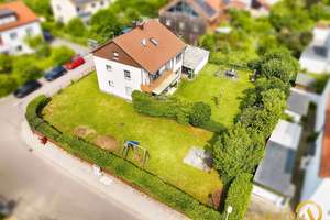 Freistehendes Zwei-/Dreifamilienhaus mit 996 m² Grundstück & großem Garten
