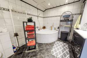 Design trifft Wohlgefühl – exklusiv modernisiertes Refugium mit Pool und Gartenidylle – Die vollständige Adresse der Immobilie erhältst du vom Anbieter., 47178 Vierlinden, Duisburg – Vorschaubild 12