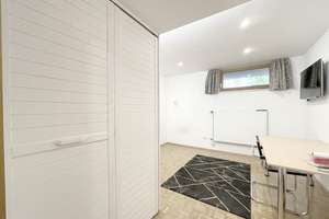 Renovierte 39 m² Süd-Balkon-Whg. + 18 m² Hobbyraum mit Bad & Küche direkt drunter, ruhige Gartenlage – Die vollständige Adresse der Immobilie erhältst du vom Anbieter., 80997 Allach, München – Vorschaubild 28
