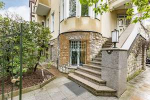 Große Souterrainwohnung mit 3 Zimmern, separatem Eingang und Gartennutzung