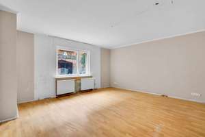 Lichtdurchflutetes Zuhause – Hochparterrewohnung mit Einbauküche