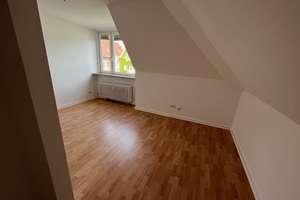 Gemütliche Dachgeschosswohnung in bester Lage – Waitzstraße  13, 24105 Blücherplatz, Kiel – Vorschaubild 12