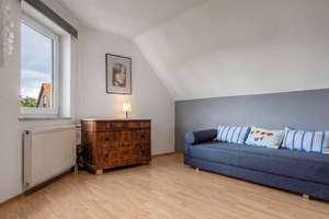 EINZIEHEN UND WOHLFÜHLEN – modernisierte DHH mit Kachelofen & Einliegerwohnung in Ohmenhausen – Die vollständige Adresse der Immobilie erhältst du vom Anbieter., 72770 Ohmenhausen, Reutlingen – Vorschaubild 8
