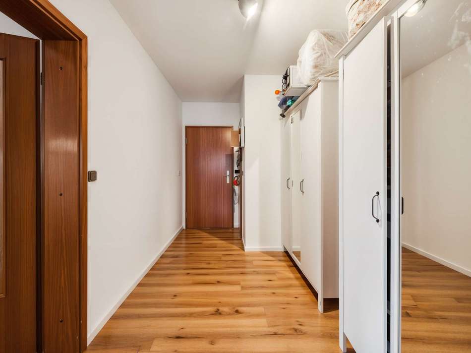 Flur - (KI generiert)