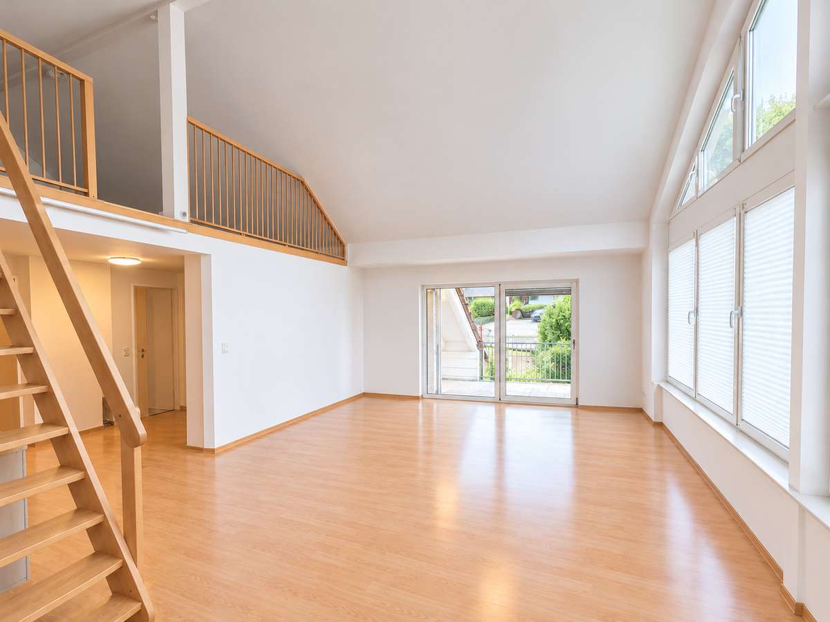 Komfortable, lichtdurchflutete 3-ZKB, 2 Bäder, Loggia, Balkon & Garage (frei ab 1.12.2026)