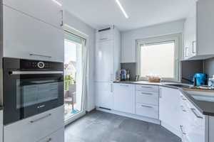 Vollständig renovierte Wohnung mit zweieinhalb Zimmern sowie Balkon und Einbauküche in Stuttgart – Stuttgart – Vorschaubild 4