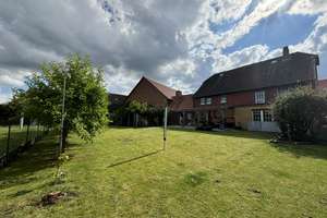 Charmantes Zuhause mit großem Garten, Wintergarten, Kamin und vielen Möglichkeiten – Die vollständige Adresse der Immobilie erhältst du vom Anbieter., 38159 Vechelde – Vorschaubild 2
