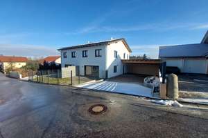 ❣️Ankommen. Zuhause sein. ❣️ Neubau-Erstbezug-DHH in KfW40❣️ – Die vollständige Adresse der Immobilie erhältst du vom Anbieter., 94424 Arnstorf – Vorschaubild 3