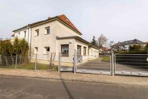 Geräumiges 6-Zimmer-Haus in Berlin-Britz (Neukölln) – Die vollständige Adresse der Immobilie erhältst du vom Anbieter., 12347 Britz, Berlin – Vorschaubild 3