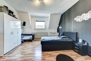 zentrale, große 4 Zimmerwohnung über 2 Etagen in Solingen – Bismarckstraße 16, 42659 Solingen-Mitte, Solingen – Vorschaubild 2