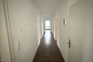 Solides Mehrfamilienhaus mit 4 Einheiten | 494 m² | Baujahr 1970 | Ruhige Lage in Scheinfeld – Würzburger Straße 13, 91443 Scheinfeld – Vorschaubild 8