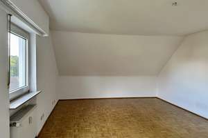 Lichtdurchflutete 3,5-Zi-Dachgeschosswohnung mit Panoramablick auf der Bellevue – Die vollständige Adresse der Immobilie erhältst du vom Anbieter., 66117 Alt-Saarbrücken, Saarbrücken – Vorschaubild 2