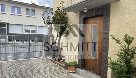 Bild von Freistehendes Wohnhaus mit 3 Mietparteien in Offenbach am Main -Kapitalanlage-