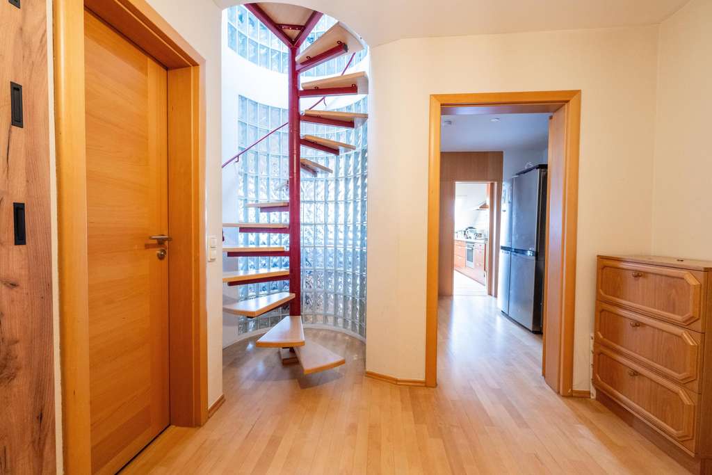 Immobilie in Moosburg - Großzügige 4,5-Zimmer-Maisonette in ruhiger Wohnlage von Moosburg - Bild 2