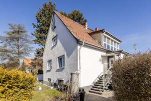 Doppelhaushälfte 115qm in Lichterfelde Ost mit 3,5 Zimmer, ausgebautem Dachgeschoss und Wohn-Keller