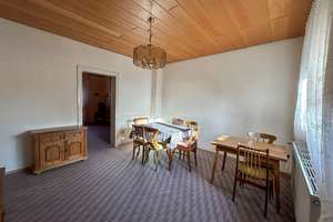 Mehrgenerationenhaus – Doppelhaushälfte mit großem Garten und außergewöhnlich viel Platz – Die vollständige Adresse der Immobilie erhältst du vom Anbieter., 52531 Übach-Palenberg – Vorschaubild 7