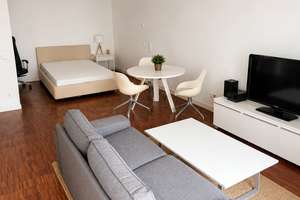 Stylish City Apartment with Balcony & All Utilities Included – Berlin Mitte – Chausseestraße 106, 10115 Mitte (Ortsteil), Berlin – Vorschaubild 2