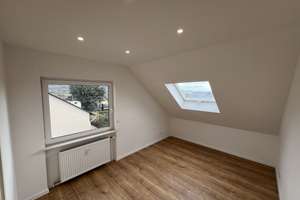 3,5 Zimmer Loft-Dachgeschoss Wohnung in Wiesbaden Breckenheim mit EBK und Balkon – Die vollständige Adresse der Immobilie erhältst du vom Anbieter., 65207 Breckenheim, Wiesbaden – Vorschaubild 4