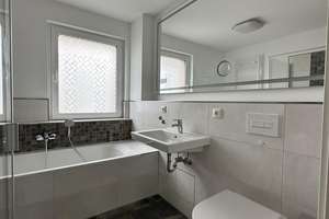 -Neubau bezugsfertig- Traumhafte 4-Zimmer-Wohnung mit hochwertiger EBK, Balkon und Tiefgarage