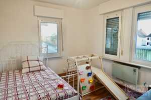 Zwei-Familienhaus mit Nebengebäude und Garten. Voll vermietet.  Ideal als Kapitalanlage. – Groß-Gerau (Kreis) – Vorschaubild 5