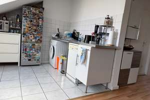 DG / Großzügiger Schnitt, ruhige zwei Zimmer mit Schrägen und großzügigem Küchenraum – Friedenstraße 62, 40219 Unterbilk, Düsseldorf – Vorschaubild 6