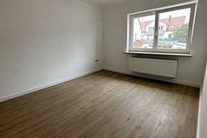 Kernsanierte moderne 2-Zimmer-Ergeschosswohnung mit Garten in Augsburg-West – Metzstraße 7, 86157 Augsburg – Vorschaubild 1