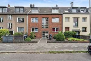 Attraktives Mehrfamilienhaus in zentraler Lage von Düsseldorf Hassels! – Die vollständige Adresse der Immobilie erhältst du vom Anbieter., 40599 Hassels, Düsseldorf – Vorschaubild 2