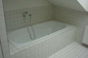 Charmante 1-Zimmer Dachgeschosswohnung mit Balkon in Bahnhofsnähe – Friedrich-List Str. 14, 46045 Altstadt-Mitte, Oberhausen – Vorschaubild 5