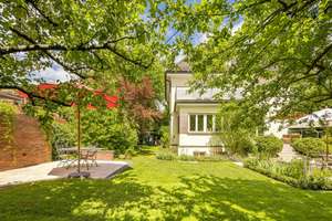 Historische Villa mit herrlichem Südgarten. Wertvolles Neubaupotenzial. – Die vollständige Adresse der Immobilie erhältst du vom Anbieter., 80639 Nymphenburg, München – Vorschaubild 10