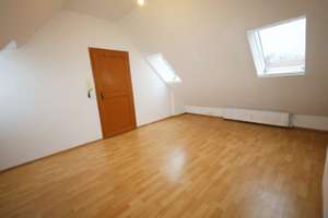 2 - Zimmer- Dachgeschosswohnung mit neuer Einbauküche und großer Dachterasse – Die vollständige Adresse der Immobilie erhältst du vom Anbieter., 22415 Langenhorn, Hamburg – Vorschaubild 4