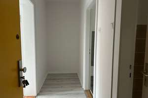 Frisch renovierte 2,5-Zimmerwohnung in der Augustenstr. 52 in  Kiel zu vermieten! Otto Stöben GmbH – Augustenstr. 52, 24143 Gaarden-Ost, Kiel – Vorschaubild 2