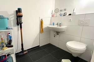 Hell & modern & viel Platz: 3 Zimmer mit Balkon, guter Schnitt, modernes Bad, Gäste-WC, Aufzug – Alteburger Straße 288, 50968 Bayenthal, Köln – Vorschaubild 18