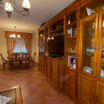 Außergewöhnliche, freistehende Villa, bezugsfertig
