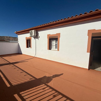EXKLUSIV WOHNUNG UND GEWERBEFLÄCHE IN LA ATALAYA