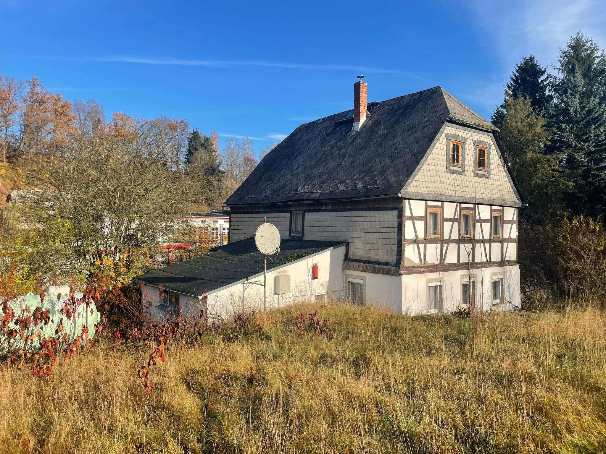 Kleines Fachwerkhaus in unverbauter Lage, Erzgebirgskreis – Bild 1