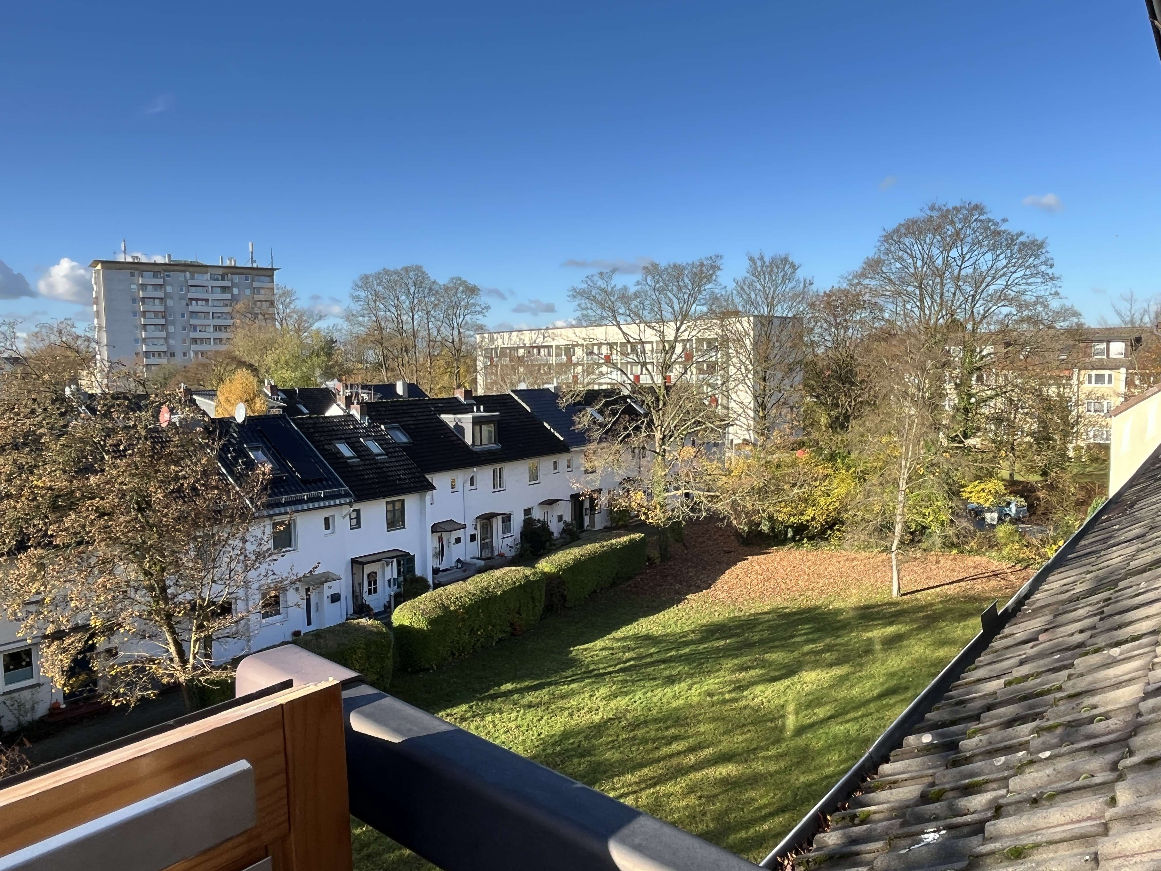 Was gefällt Ihnen besser? Ein oder zwei gemütliche Zimmer mit Velux-Cabrio und herrlichem Weitblick, Pinneberg Kreis – Bild 4
