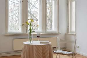 ⭐⭐⭐ Charmante 2-Zimmer-Altbauwohnung mit viel Raum, ruhiger Lage und Aufzug in Alt-Treptow – Kiefholzstrasse 12, 12435 Alt-Treptow, Berlin – Vorschaubild 1