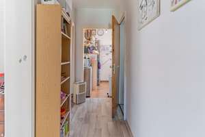 Solides, vermietetes ZFH mit vollunterkellerter Garage auf ca. 798 m² Grundstück in Amberg – Die vollständige Adresse der Immobilie erhältst du vom Anbieter., 92224 Eglsee, Amberg – Vorschaubild 10